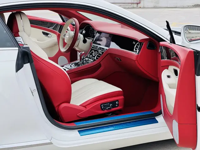 Bentley Continental — Фото автомобиля 5