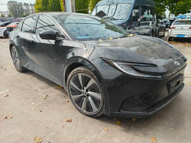 Toyota bZ5 — Фото автомобиля 3