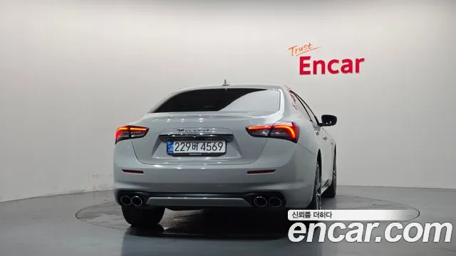 Maserati Ghibli Ghibli — Фото автомобиля 3
