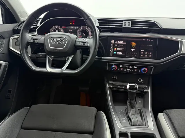 Audi Q3 — Фото автомобиля 10