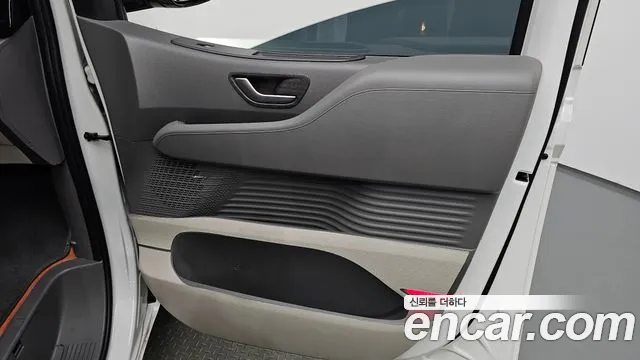 Hyundai Staria Staria — Фото автомобиля 24
