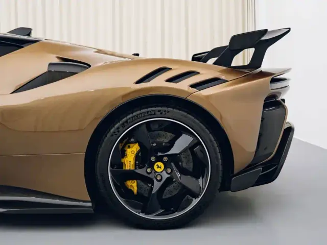 Ferrari SF90 — Фото автомобиля 4