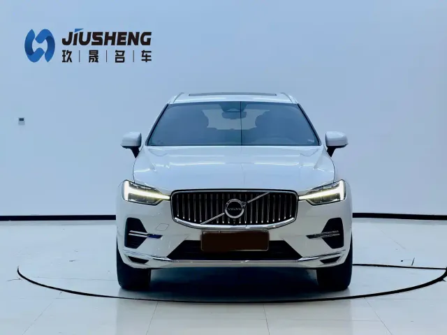 Volvo XC60 — Фото автомобиля 2