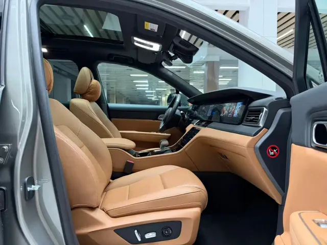 Li Auto ONE — Фото автомобиля 18