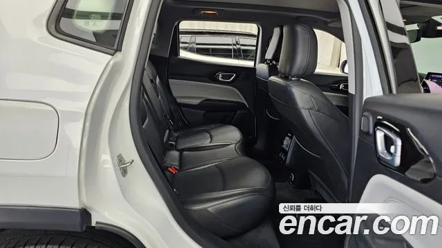 Jeep Compass — Фото автомобиля 11