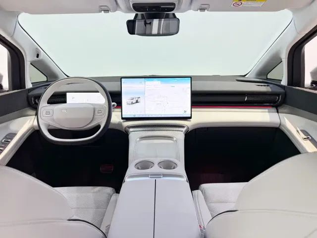Xpeng X9 — Фото автомобиля 17