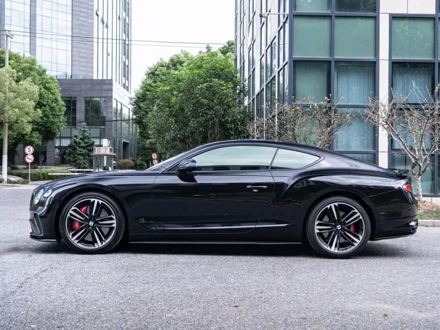 Bentley Continental — Фото автомобиля 8