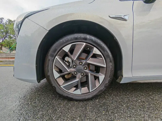 GAC Aion S Plus — Фото автомобиля 8