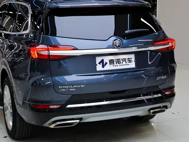 Buick Enclave — Фото автомобиля 6