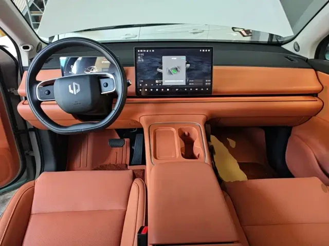 Leapmotor C10 — Фото автомобиля 9