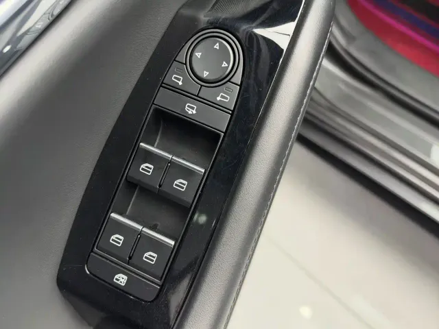 Mazda Axela — Фото автомобиля 9