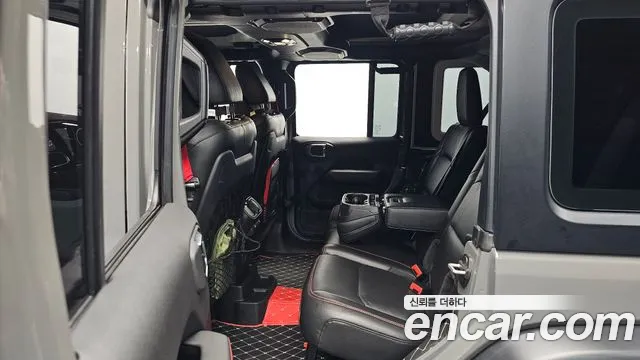 Jeep Wrangler JL — Фото автомобиля 10