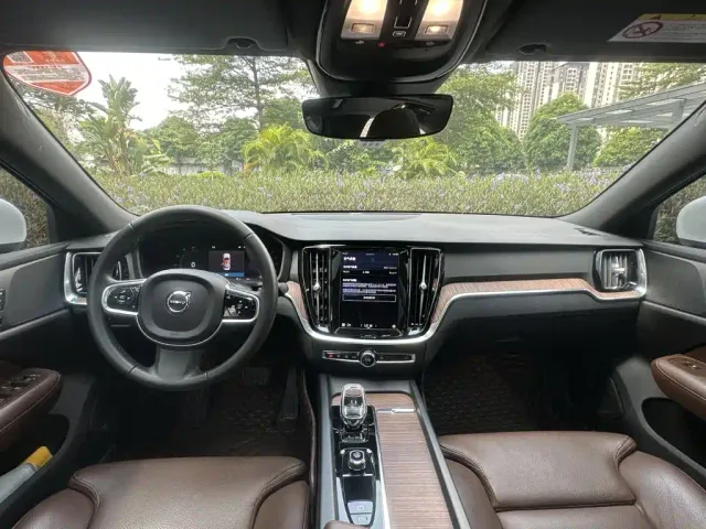 Volvo S60 — Фото автомобиля 12