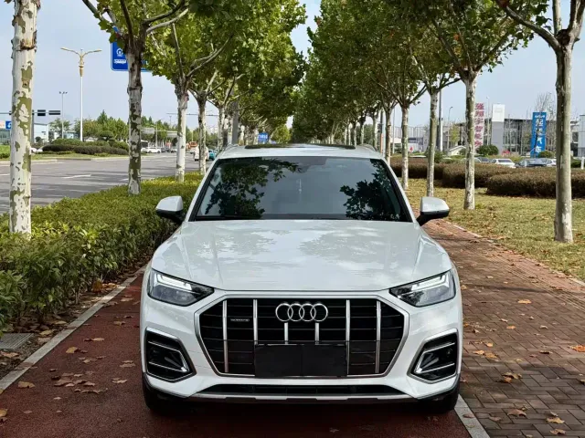 Audi Q5L — Фото автомобиля 2