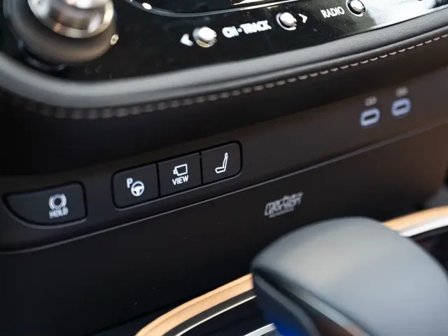 Lexus LS — Фото автомобиля 22