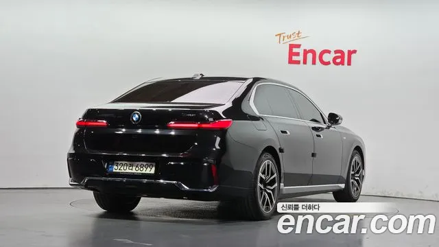 BMW 7 Series G70 — Фото автомобиля 2