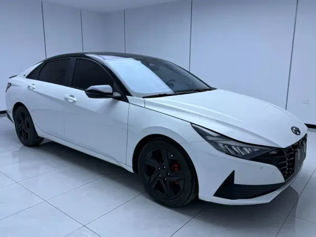 Hyundai Elantra — Фото автомобиля 3