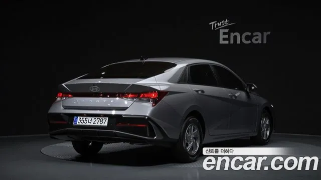 Hyundai Avante CN7 — Фото автомобиля 2