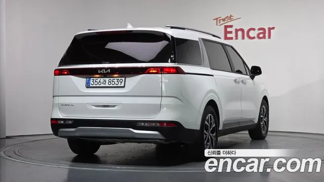 Kia Canival Carnival 4 поколение Бензин 9 мест Prestige — Фото автомобиля 2