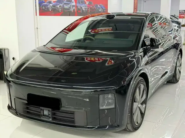 Li Auto i6 — Фото автомобиля 3