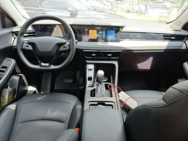 Roewe i5 — Фото автомобиля 9