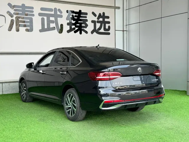 Volkswagen Lavida — Фото автомобиля 13