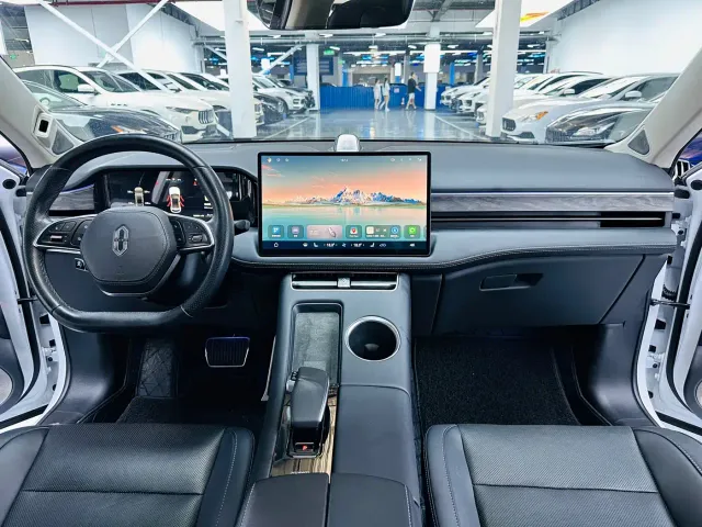 Aito M5 — Фото автомобиля 6