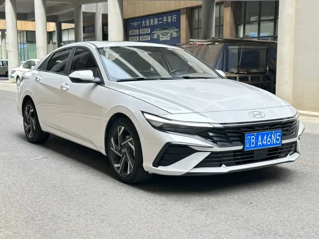 Hyundai Elantra — Фото автомобиля 3