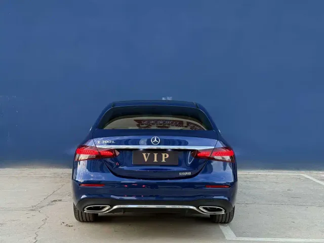 Mercedes-Benz E-Class — Фото автомобиля 8