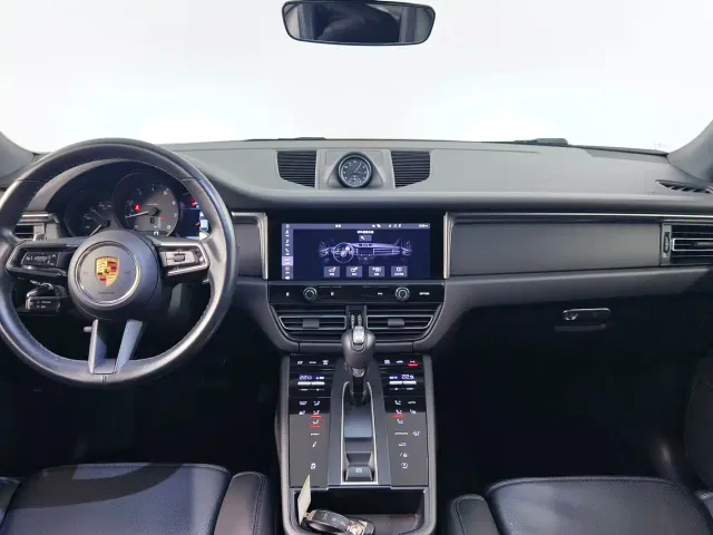 Porsche Macan — Фото автомобиля 12