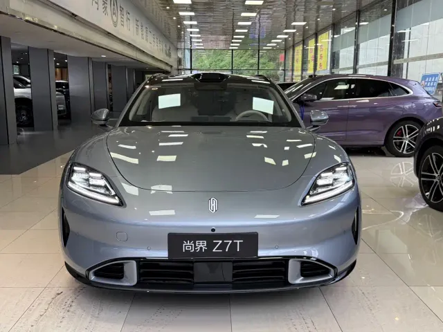 Shangjie Z7T — Фото автомобиля 2