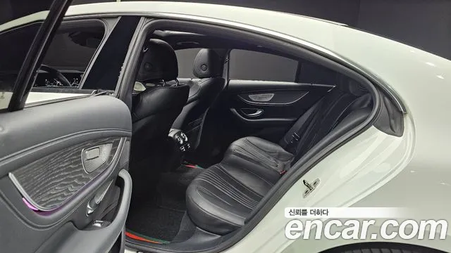 Mercedes-Benz CLS-Class — Фото автомобиля 11