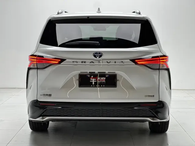 Toyota Granvia — Фото автомобиля 5