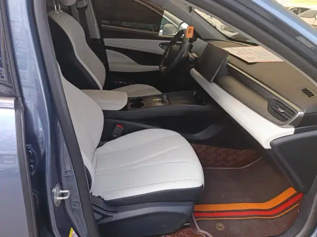 BYD Seal 05 DM-i — Фото автомобиля 8