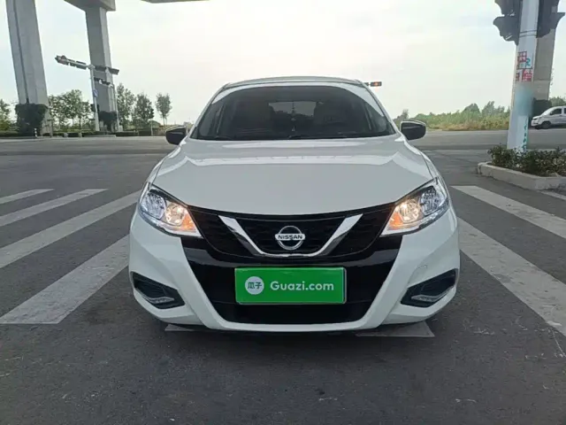 Nissan Tiida — Фото автомобиля 2