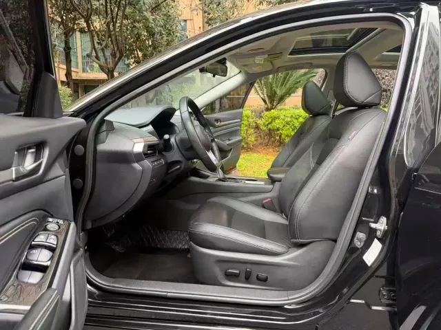 Nissan Teana — Фото автомобиля 6
