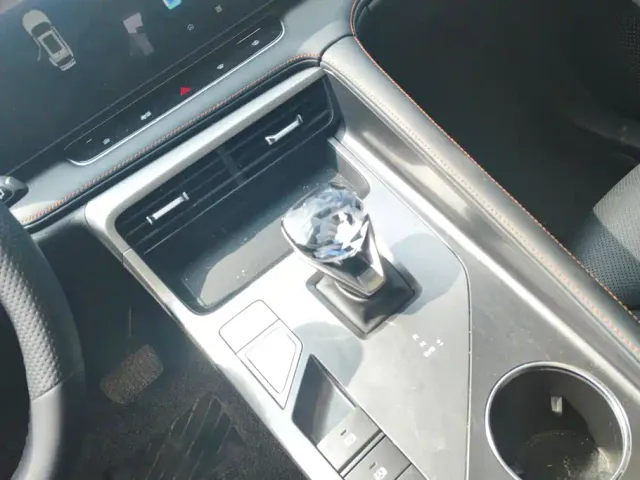 Roewe RX5 — Фото автомобиля 16