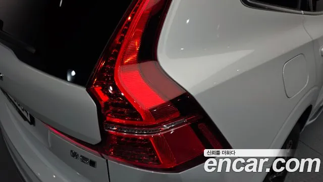 Вольво XC60 — Фото автомобиля 21