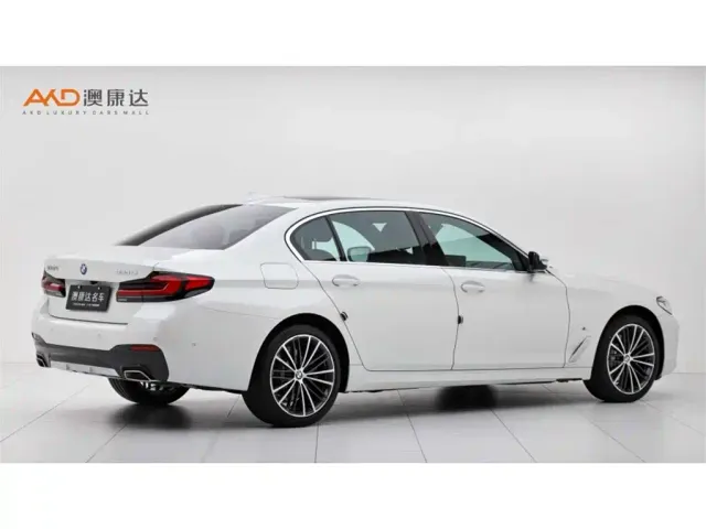 BMW 5 Series — Фото автомобиля 3