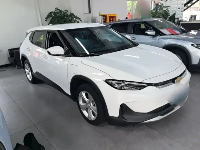Chevrolet Menlo — Фото автомобиля 3