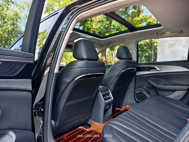 Hongqi H5 — Фото автомобиля 5