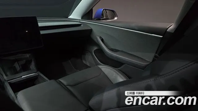 Tesla Model 3 — Фото автомобиля 26