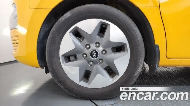 Hyundai Staria Staria 2WD Школьный автобус — Фото автомобиля 5