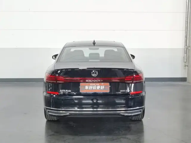 Volkswagen Passat — Фото автомобиля 4