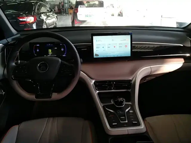 BYD Song Pro — Фото автомобиля 9