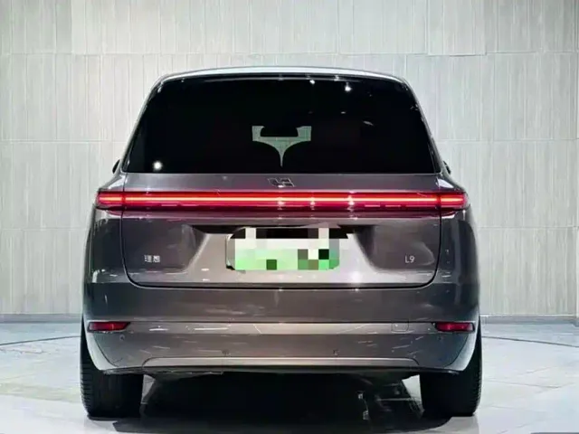 Li Auto L9 — Фото автомобиля 5