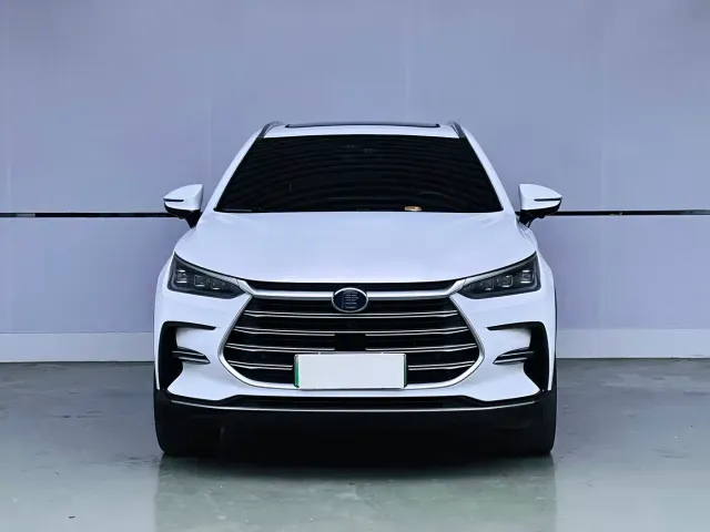 BYD Tang — Фото автомобиля 2