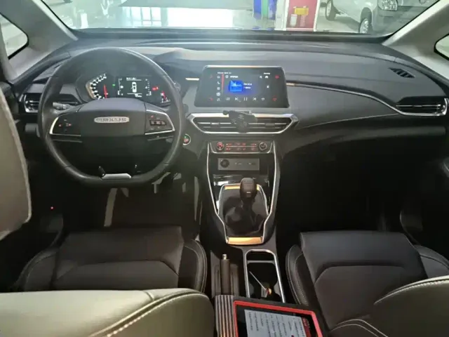 Maxus G50 — Фото автомобиля 9