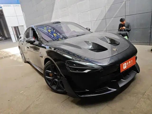 Xiaomi SU7 Ultra — Фото автомобиля 2