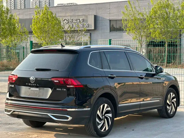Volkswagen Tiguan L — Фото автомобиля 9